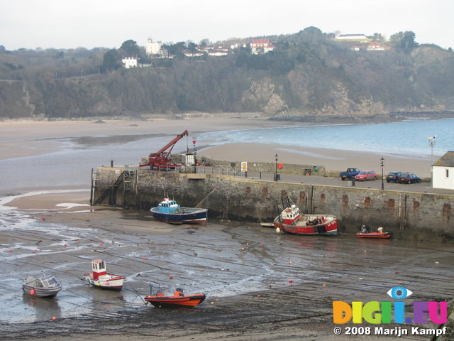 SX01074 Tenby harbour at low tide